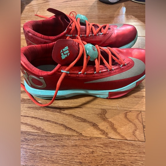 Nike Other - Men’s Nike KD 6 Christmas edition sneakers - size 8